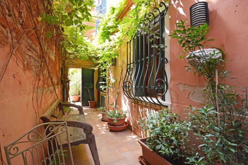 Zattere Cottage next to Guggenheim Venedig Exterior foto
